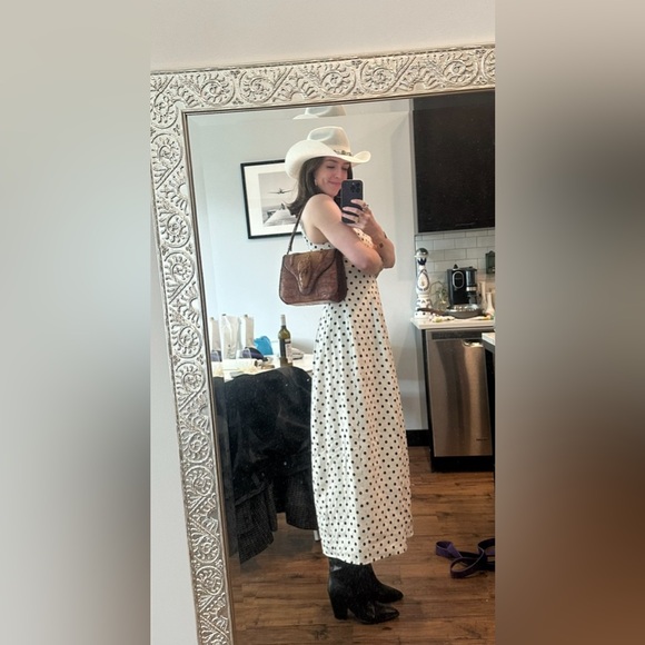 Linen Reformation Dress - Picture 3 of 4